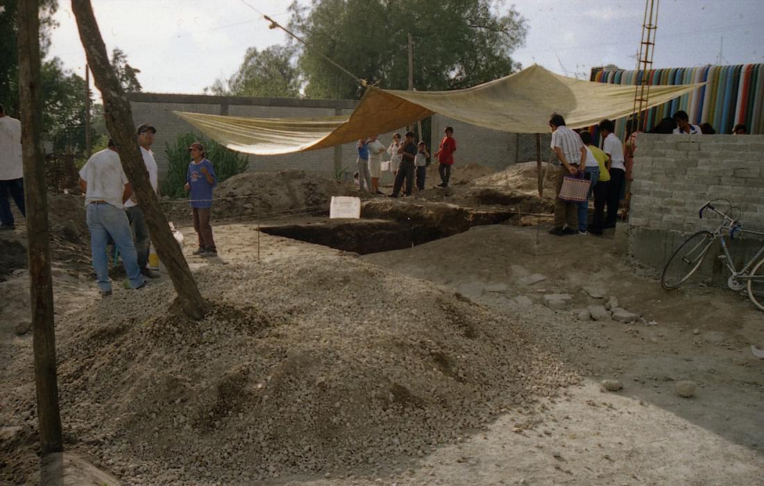 La excavación en vista de todo el pueblo // Museo Tocuila